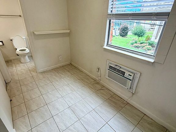 3rd image of 334 S Broadway #8