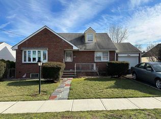 694 3rd St, Secaucus, NJ 07094