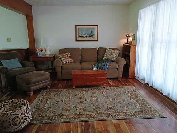4th image of 1650 Northwood Dr NE