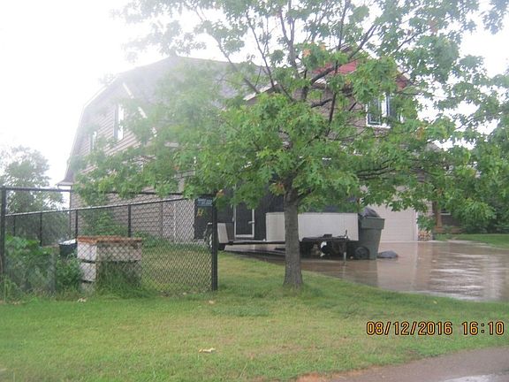 3rd image of 4889 191st St W