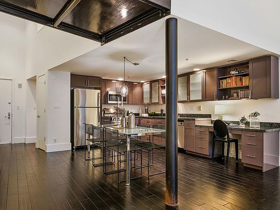 4th image of 1099 23rd St APT 6