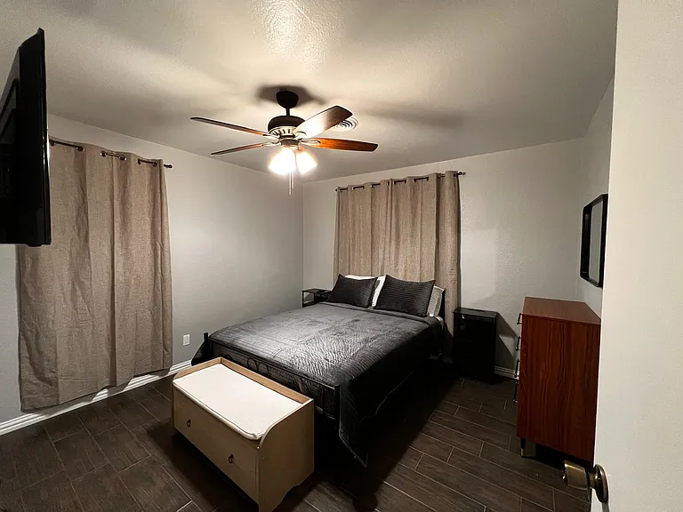 2504 Baylor Ave — Photo 45
