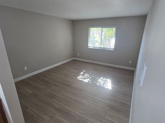 3rd image of 322 W 13th Ave #13