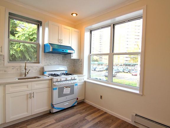 3rd image of 2522 W 16th St #2A