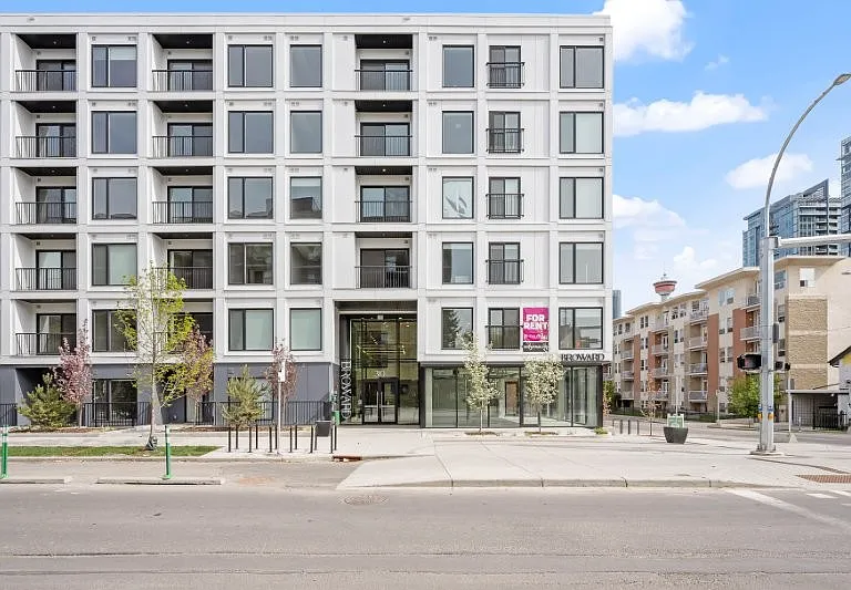310 15th Ave SW #106 — Photo 11