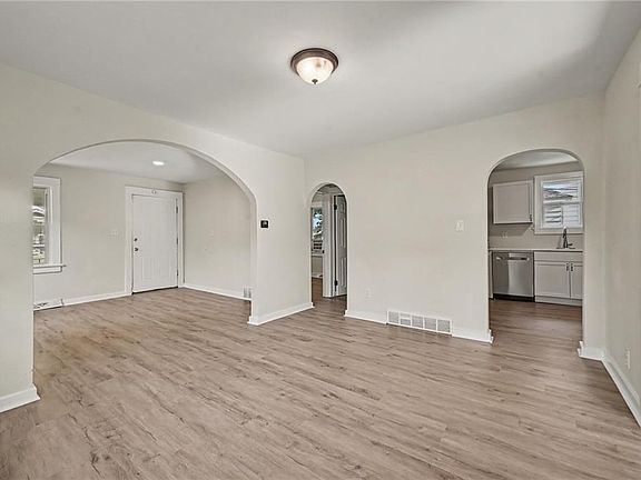 5th image of 619 S Ash Ave
