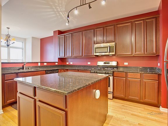 3rd image of 708 N Aspen Dr