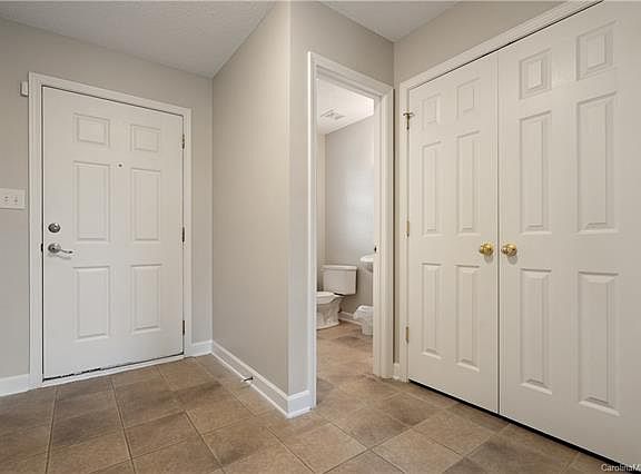 3rd image of 416 Glencroft Dr