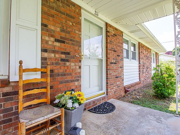 4th image of 211 Haynes Dr
