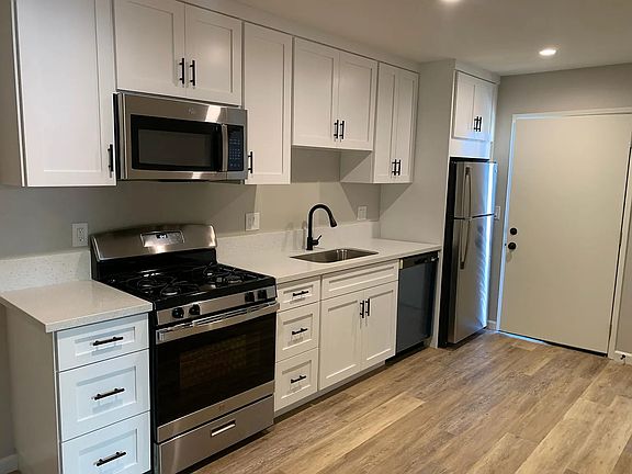 4th image of 4037 Van Dyke Ave #B