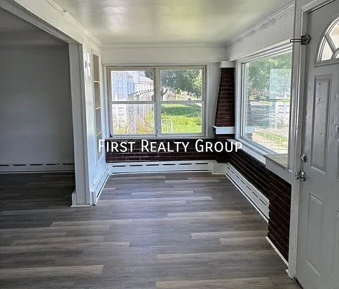 908 Washington Ave #A — Photo 2