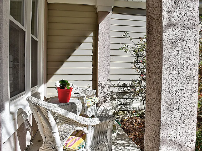 306 Esplanade Pl — Photo 3
