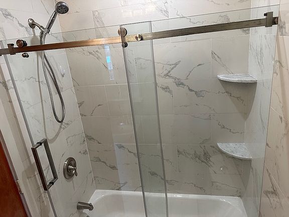 5th image of 2719 W Girard Ave #2F