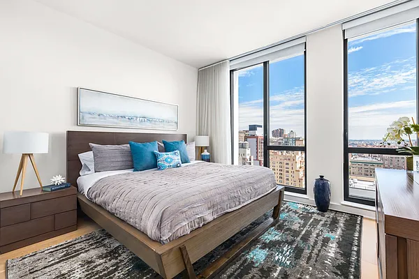 Sold by Compass | media 26