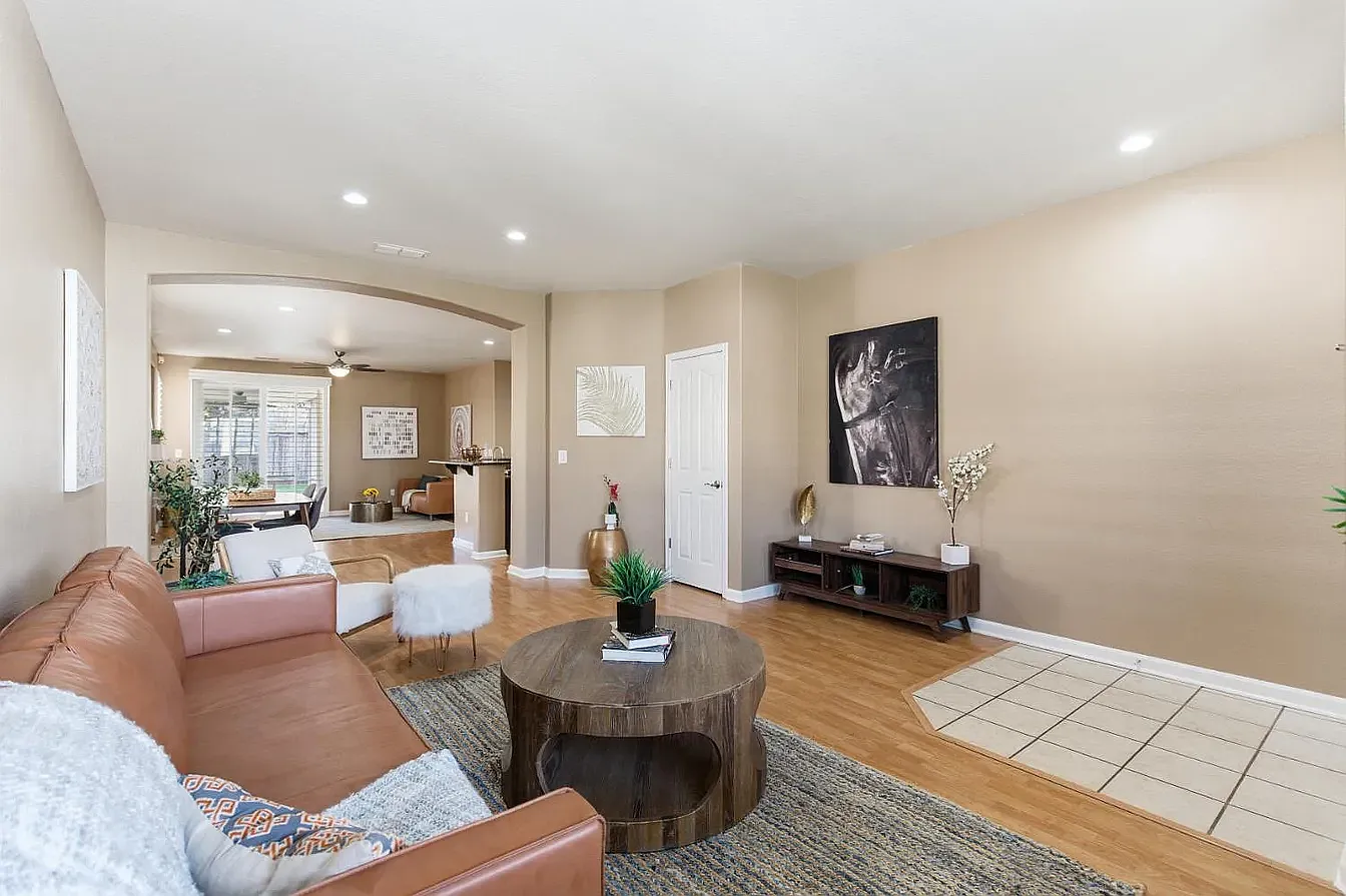 4 bed, 1665 sqft, $3,200 — Photo 3