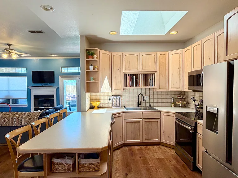 3816 Benjamin Davis Dr — Photo 4