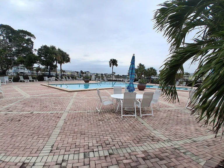 101 Pompano Dr SE #D — Photo 24