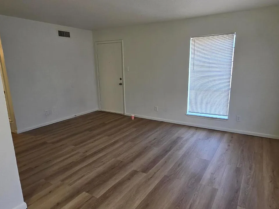 Unit Photo