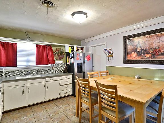 5th image of 2026 Yorktown Dr