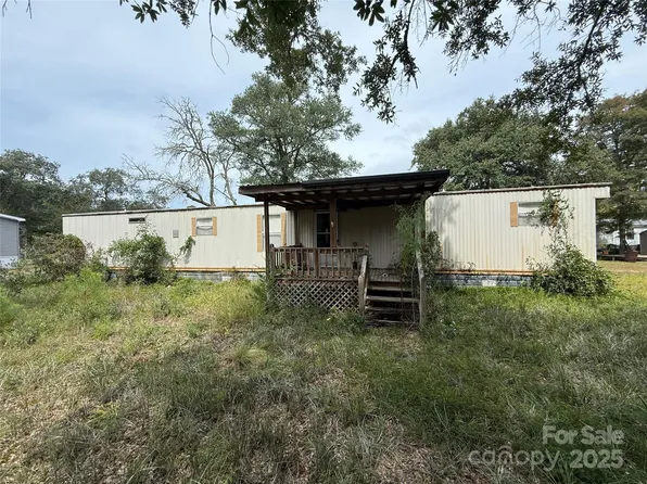 642 Darby St SE, Bolivia, NC 28422