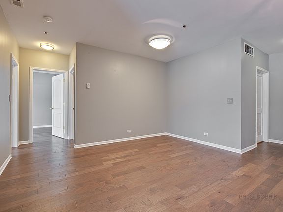 5th image of 10 N Lake St APT 217