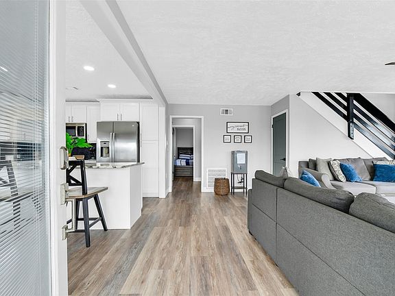 5th image of 13611 Stewart Rd