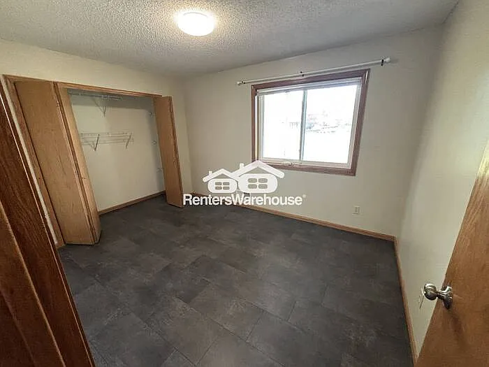 329 Alexander Ct — Photo 24