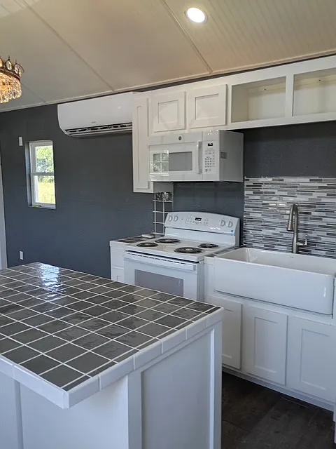 1 bed, 480 sqft, $700 — Photo 3