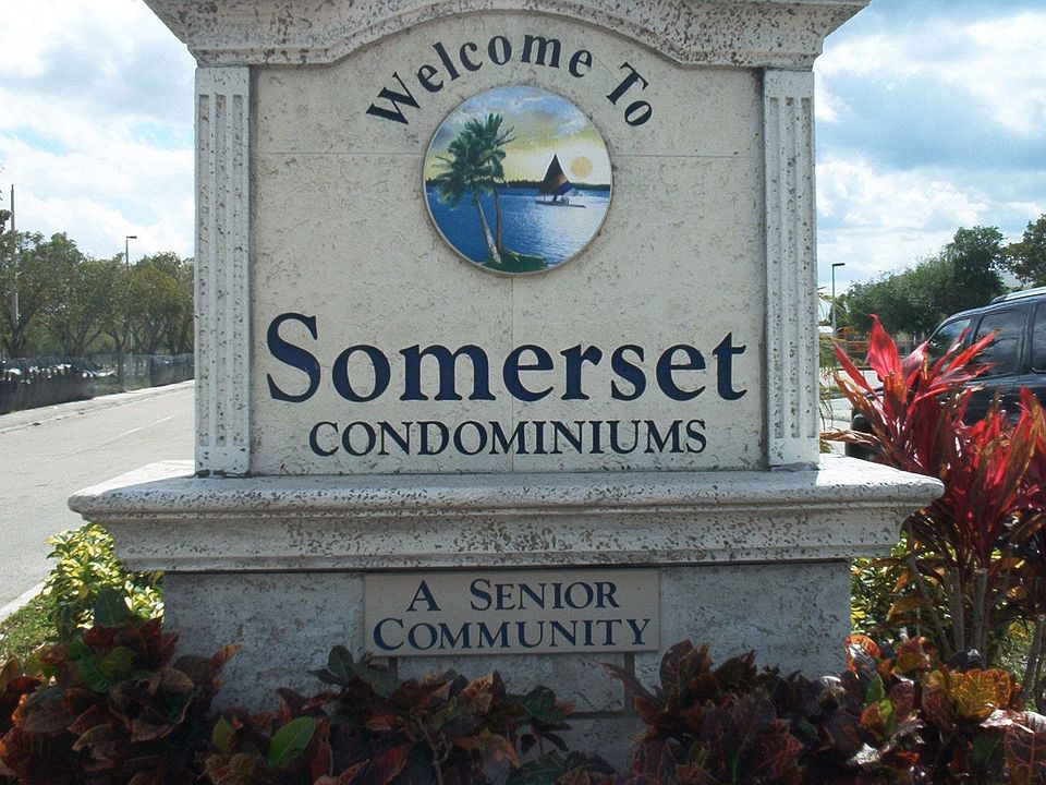 2nd image of 2871 Somerset Dr APT 402