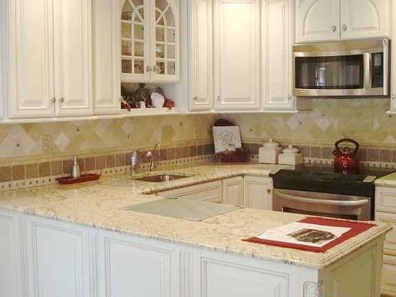 3rd image of 389 Woodridge