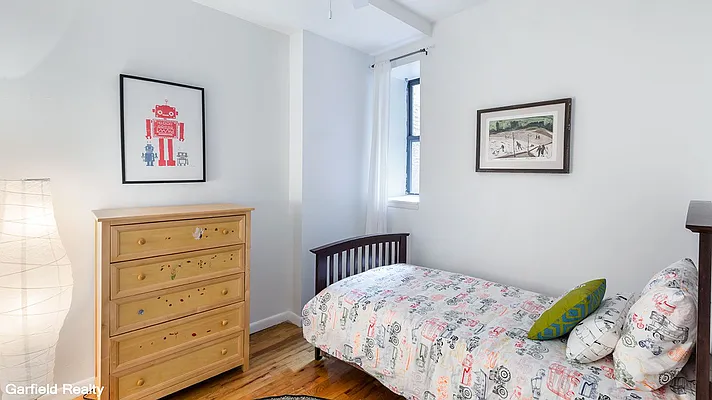 Sold by Garfield Realty  | media 14