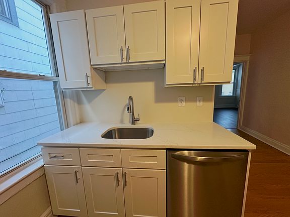 3rd image of 7 Woodland Ave Floor 1