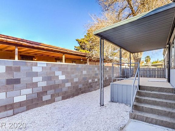 3rd image of 3760 Pecan Ln