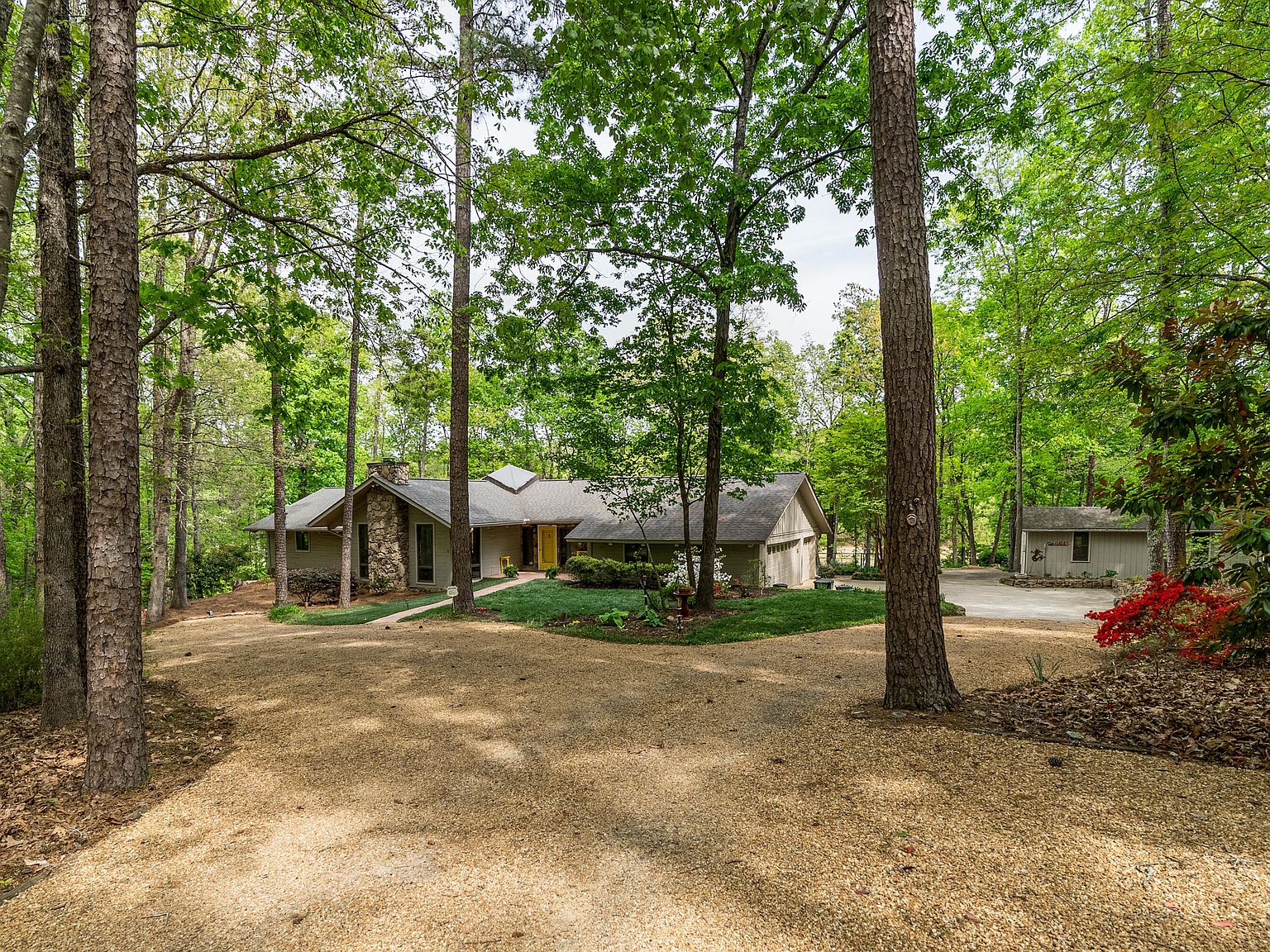 2111 Coleman Pl