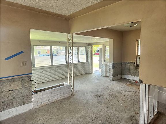 3rd image of 1223 SW 31st Street