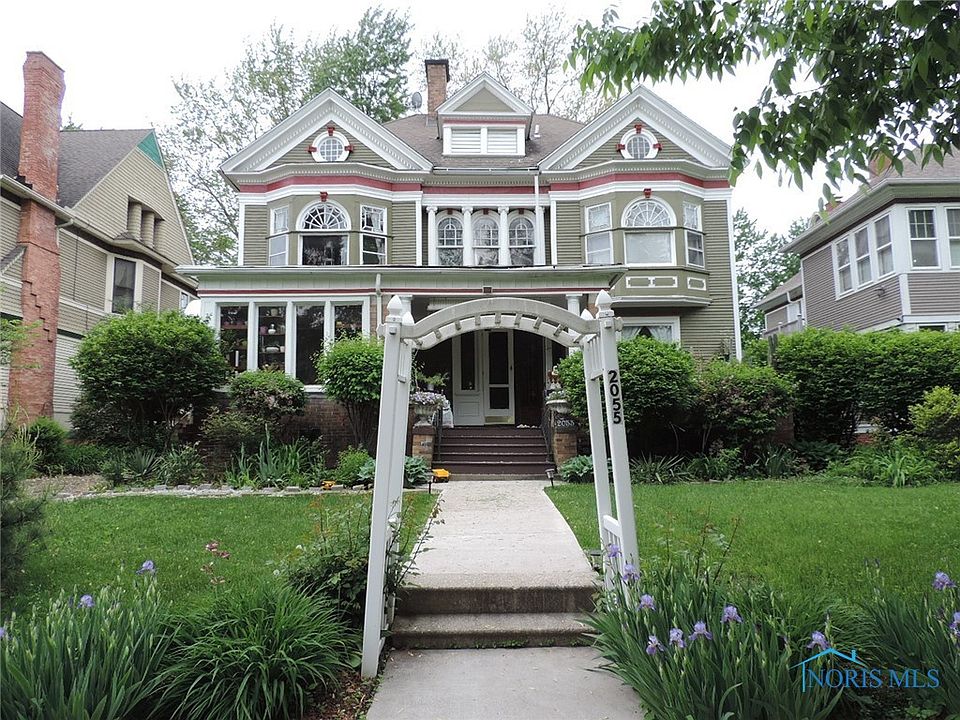 1st image of 2055 Robinwood Ave