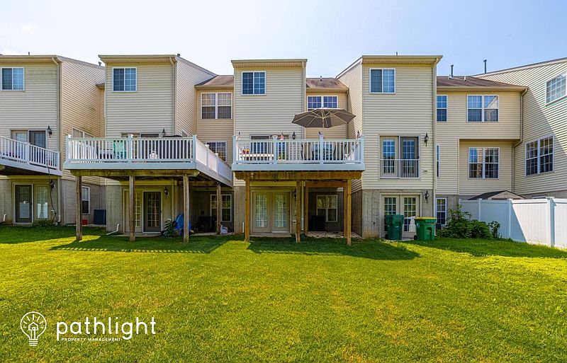 2nd image of 532 Callander Way