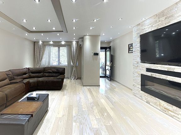 3rd image of 2741 Mill Ave #2