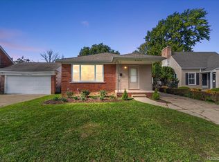 23033 Hayes Ave, Eastpointe, MI 48021