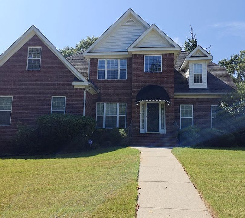 1st image of 901 McMillan Cir