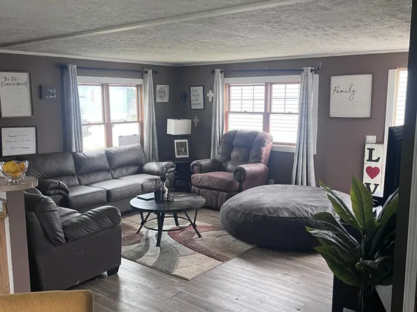 12480 Ann Dr, Blair, NE 68008