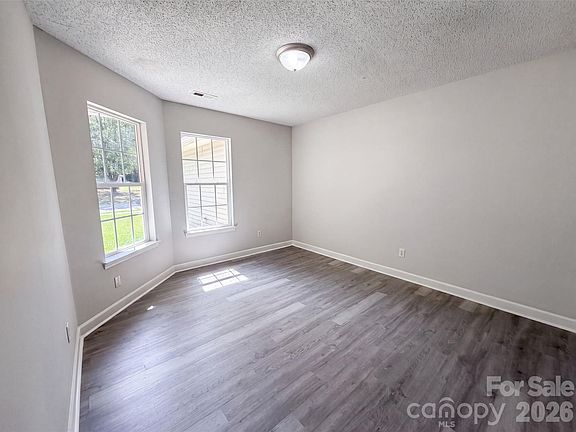 4th image of 2223 Mancke Dr