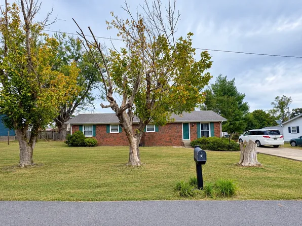 2003 Stevens Dr, Westmoreland, TN 37186
