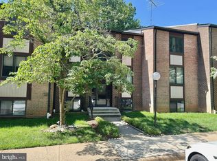 9717 Kings Crown Ct APT 201, Fairfax, VA 22031