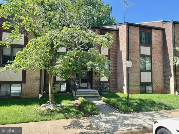 9717 Kings Crown Ct APT 201, Fairfax, VA 22031