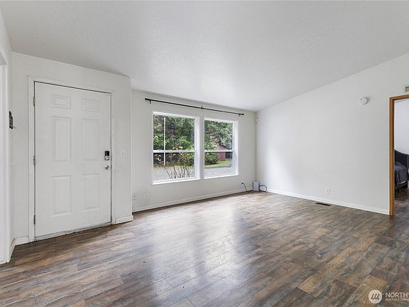 5th image of 260 E Lansky Dr
