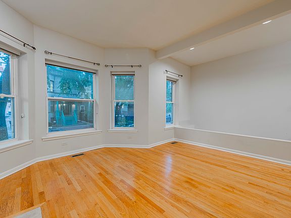 3rd image of 1017 W Dakin St APT 1
