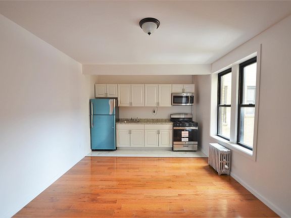 2nd image of 2707 Morris Ave APT 3