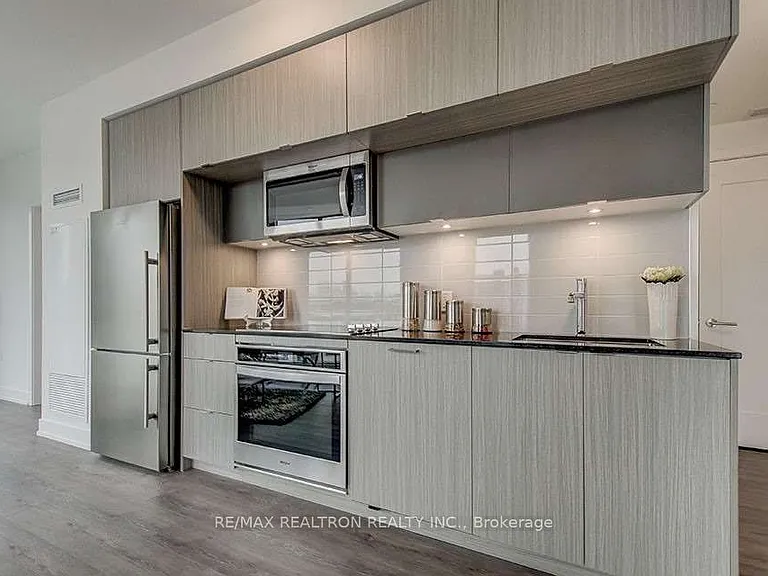 575 Bloor St E #2208 — Photo 14