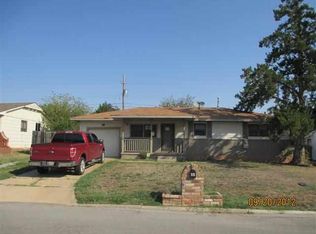 515 NW Woodridge Dr, Lawton, OK 73507